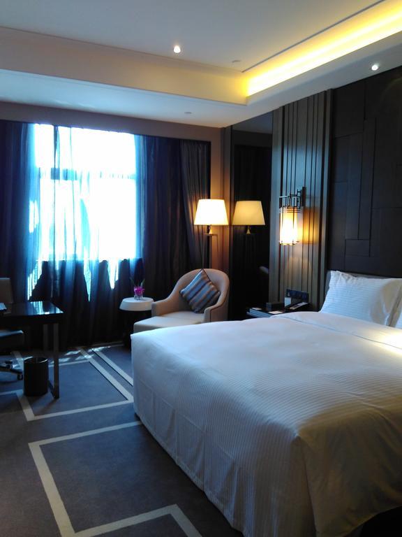 Wanda Realm Hotel Дуньин Екстериор снимка